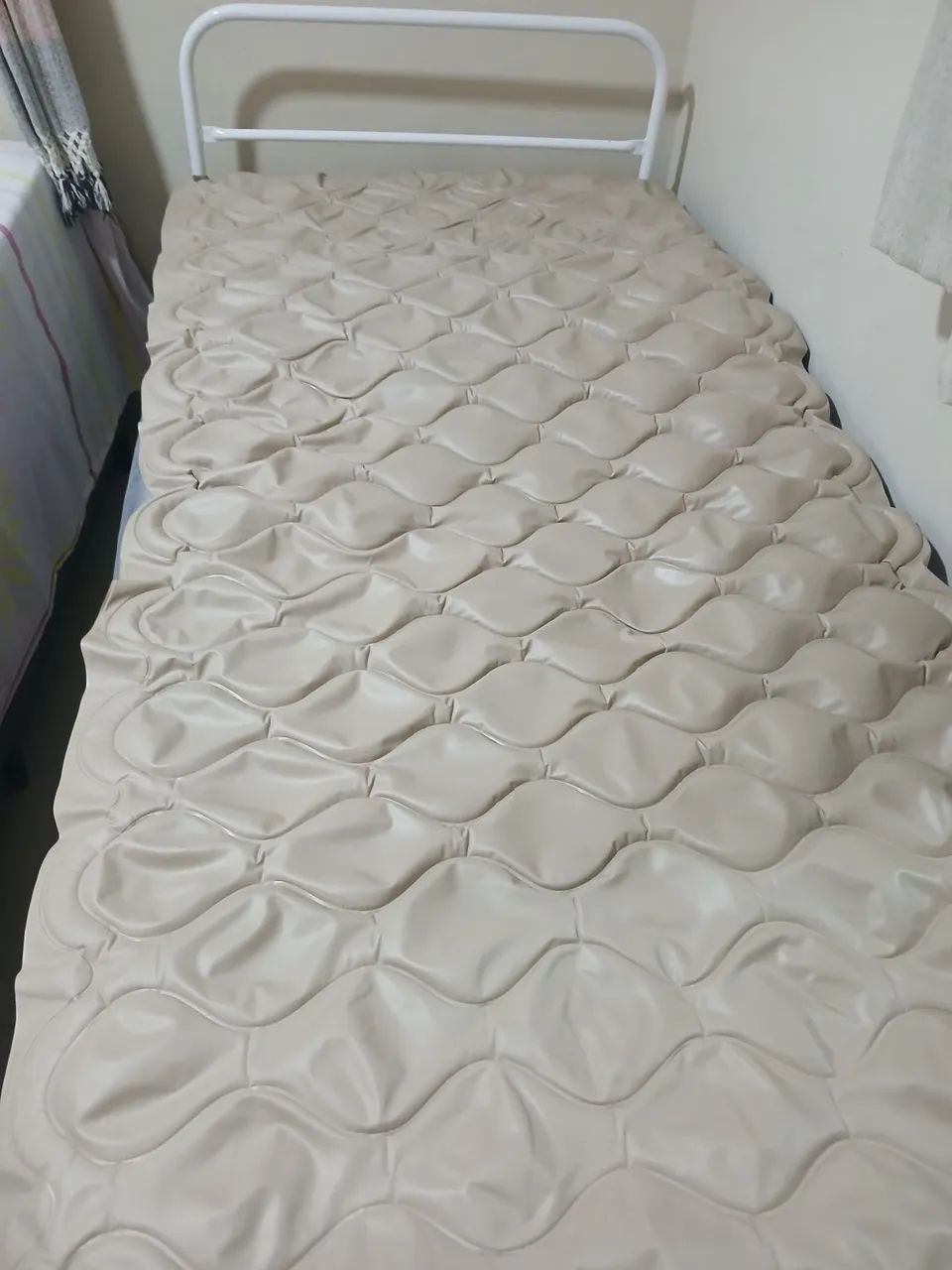 Cama hospitalar 3 manivelas  - Foto 5