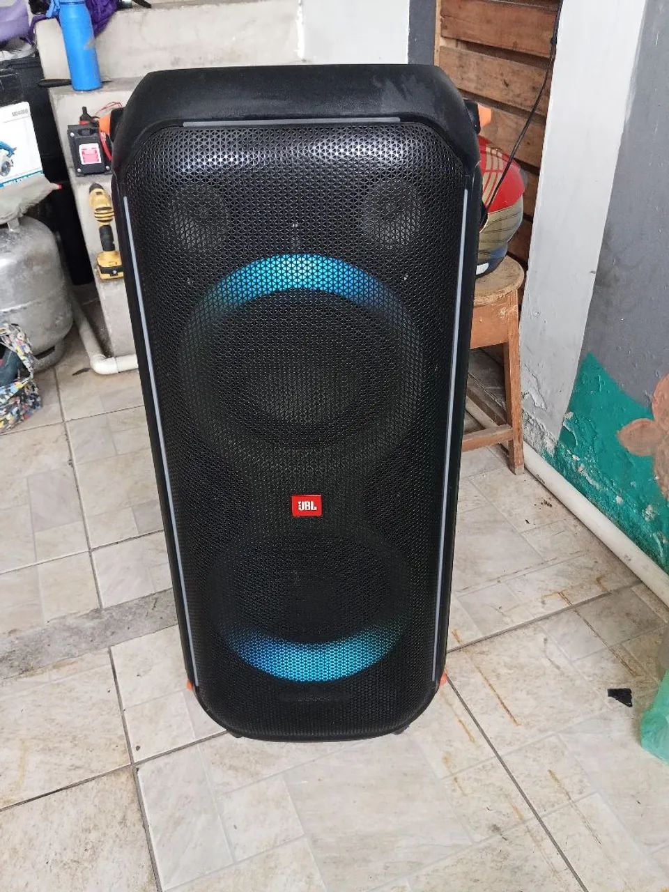 JBL partybox 710