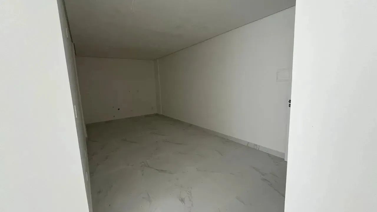 SALA COMERCIAL COM ÓTIMA LOCALIZAÇÃO PARA LOCAÇÃO!!! NA MEIA PRAIA - Foto 4