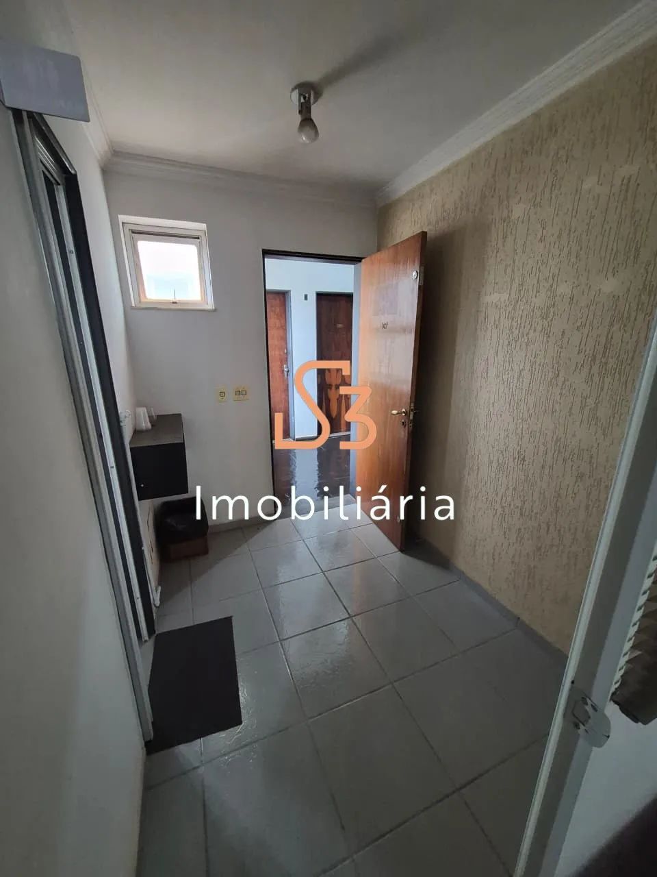 Sala Comercial para Locação no Centro de Uberlândia-MG: 1 Sala com 40m² - Imperdível! - Foto 2