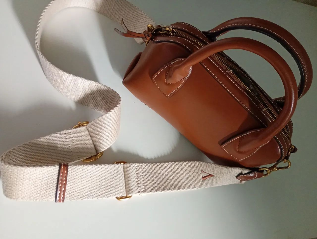Bolsa de ombro e mão 