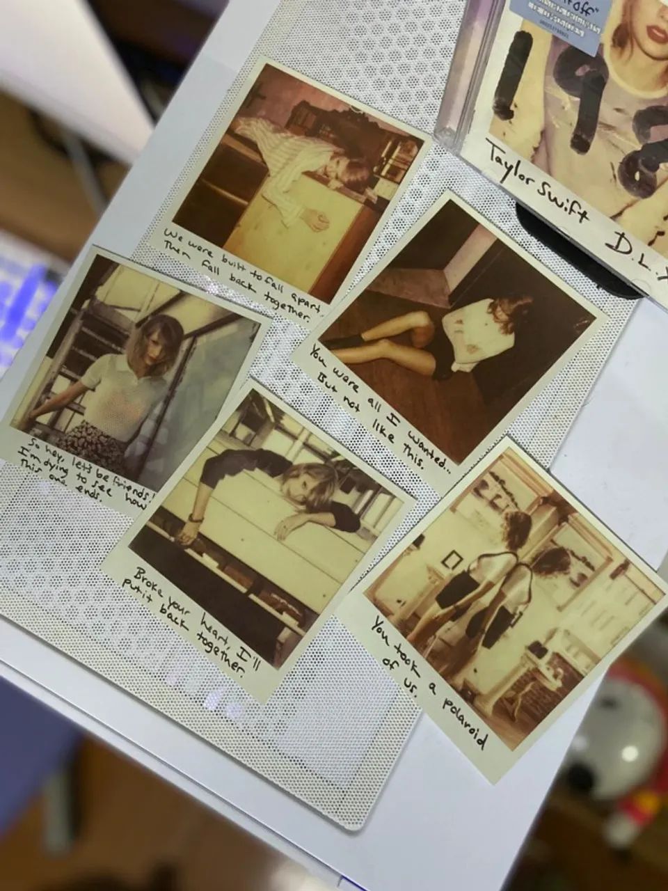 CD Taylor Swift - 1989 Deluxe (com polaroids) - Foto 4