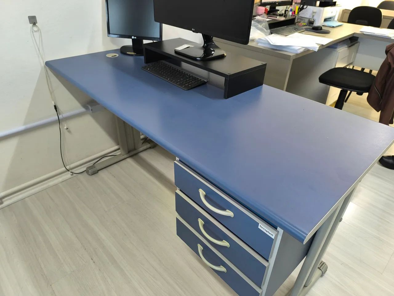 Mesa de estudos/escritório  - Foto 3