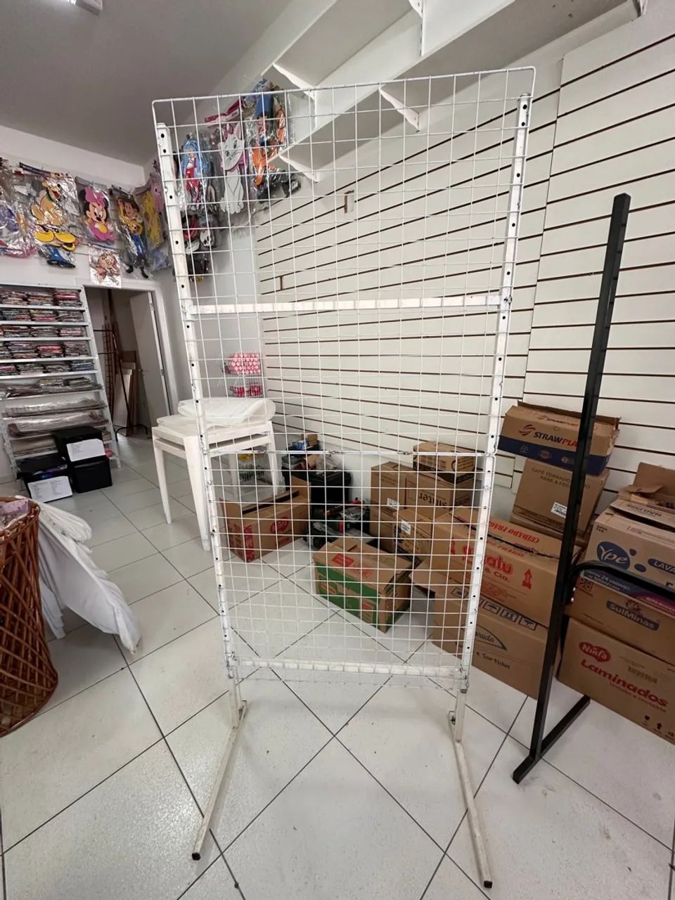 Expositor de gancho usado bom estado