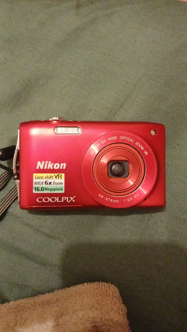 NIKON COOLPIX S8000 BLACK 10X WIDE COMPA 220,00 - Câmeras e
