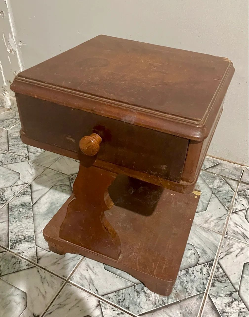 Mesinha de Cabeceira em Madeira Maciça  - Foto 2