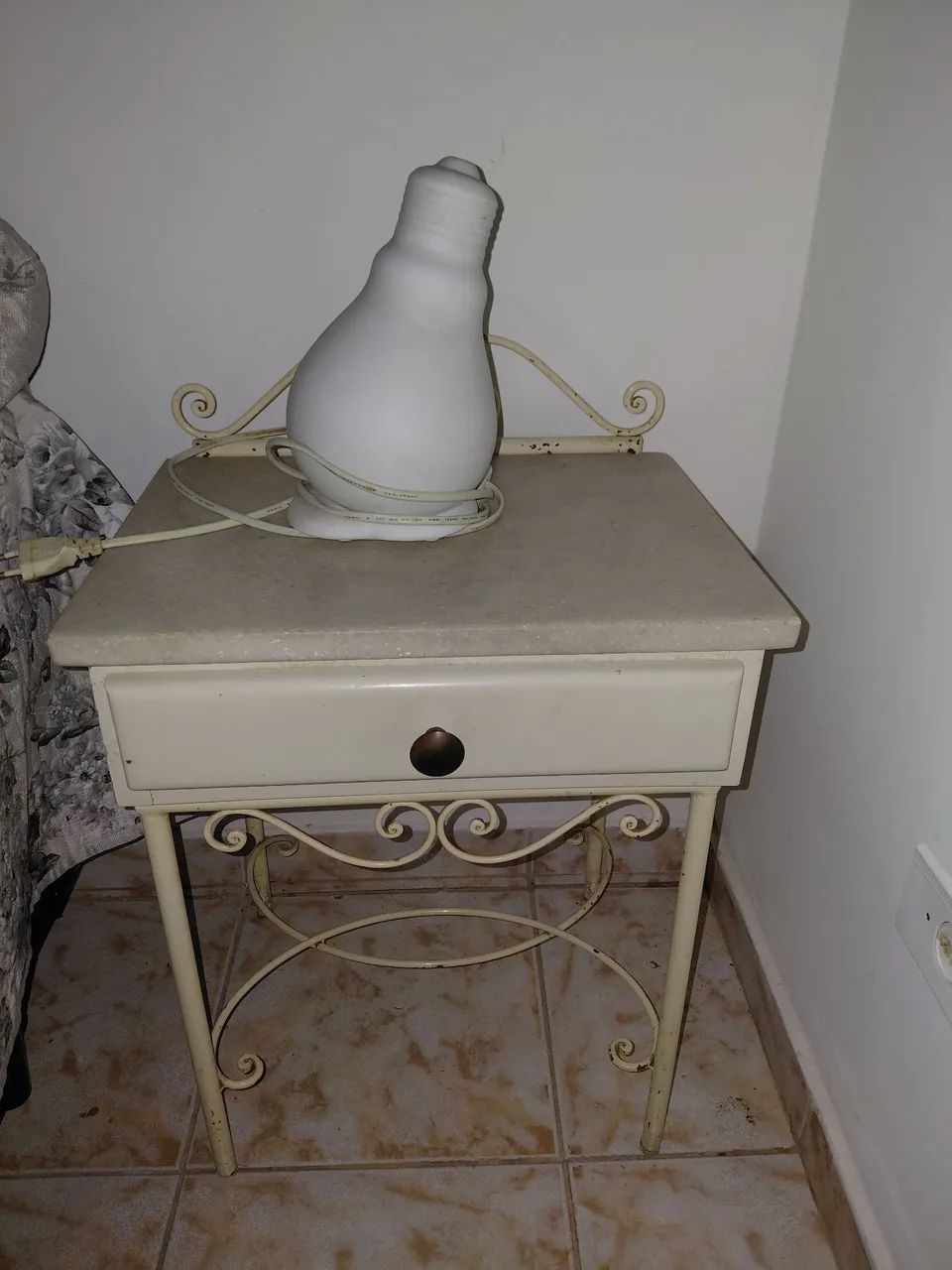 Penteadeira e criado do mudo  Branco usado - Foto 3