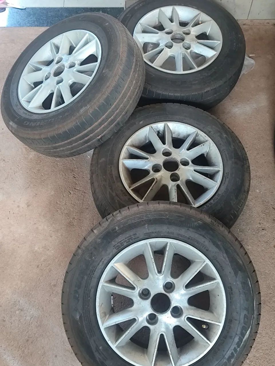 Rodas e pneus