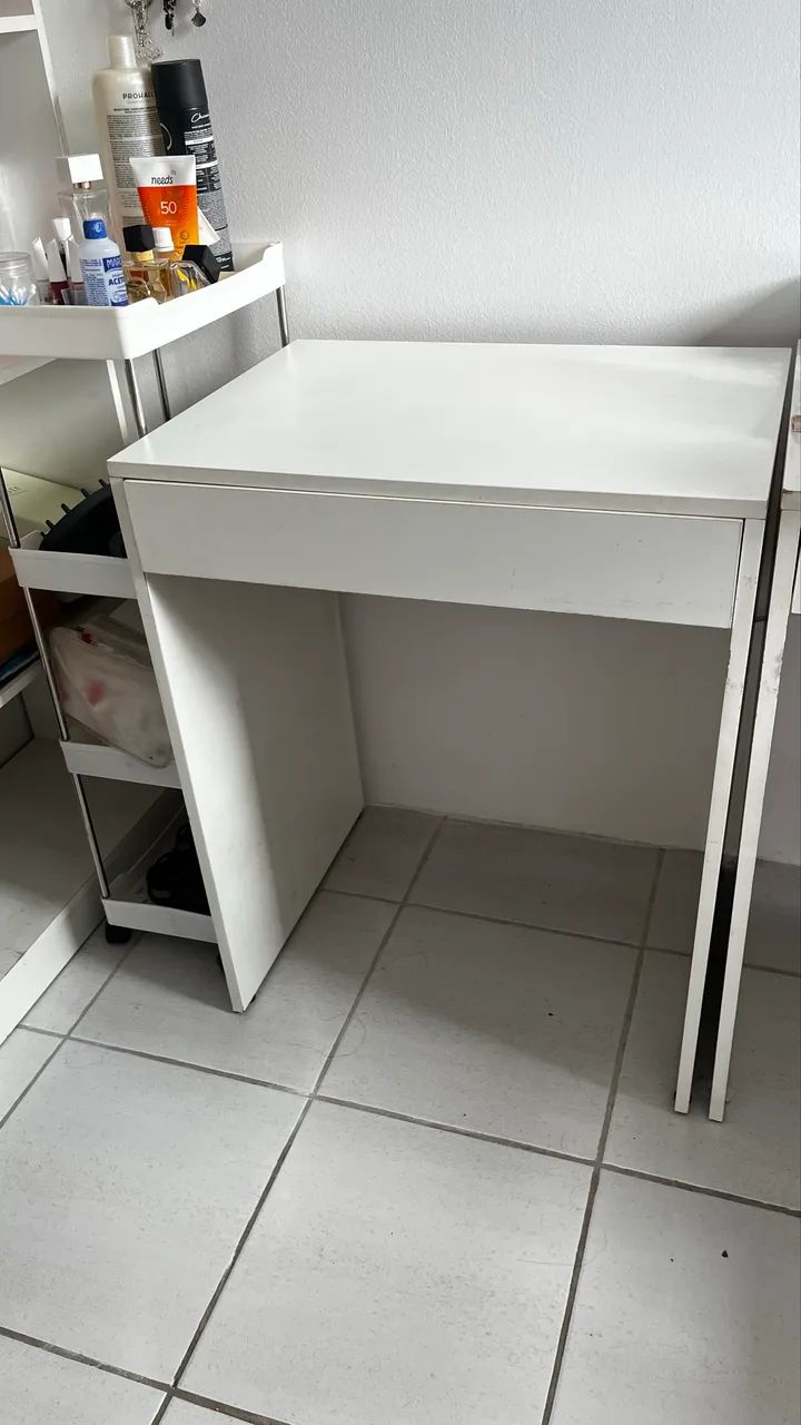 Escrivaninha em MDF com gaveta 60x45cm 