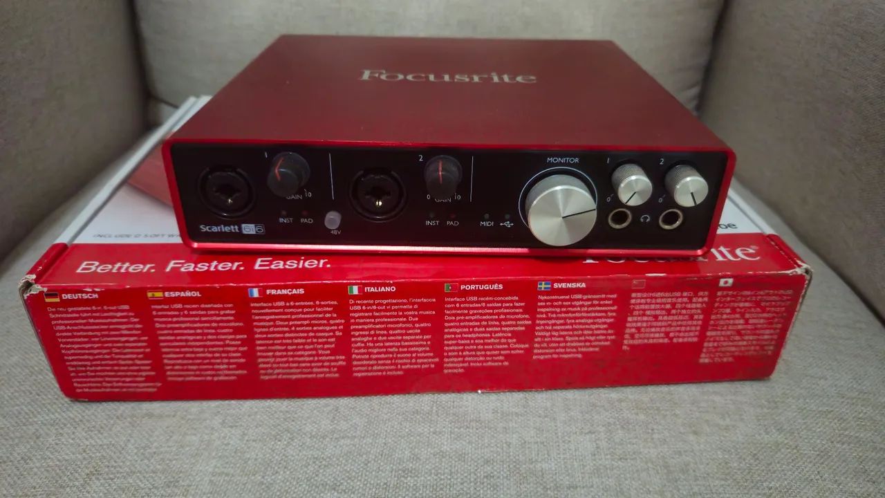 Placa de Som / Interface de Áudio Focusrite Scarlett 6i6 (2ª Geração) - Foto 2