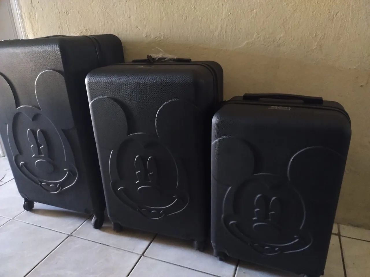 Malas para viagem Mickey bagaggio P/M/G Usada