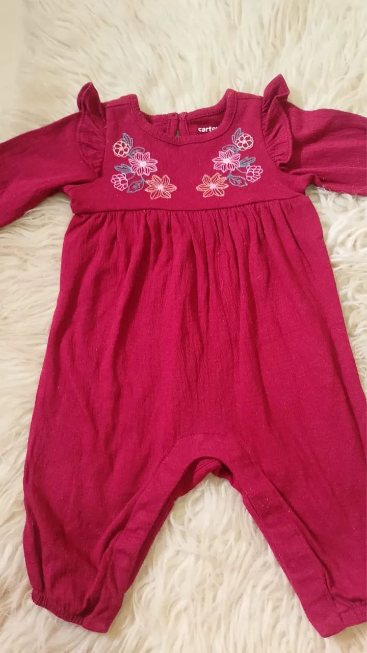 Macacão bebê Carters 3 meses desapego 