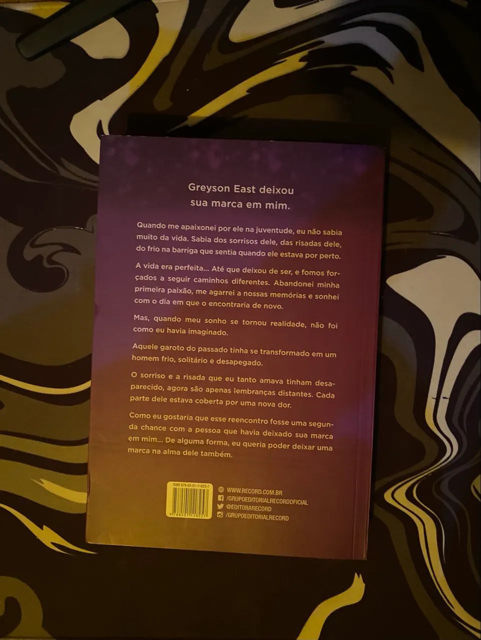 Livro Eleanor e Grey - Foto 2