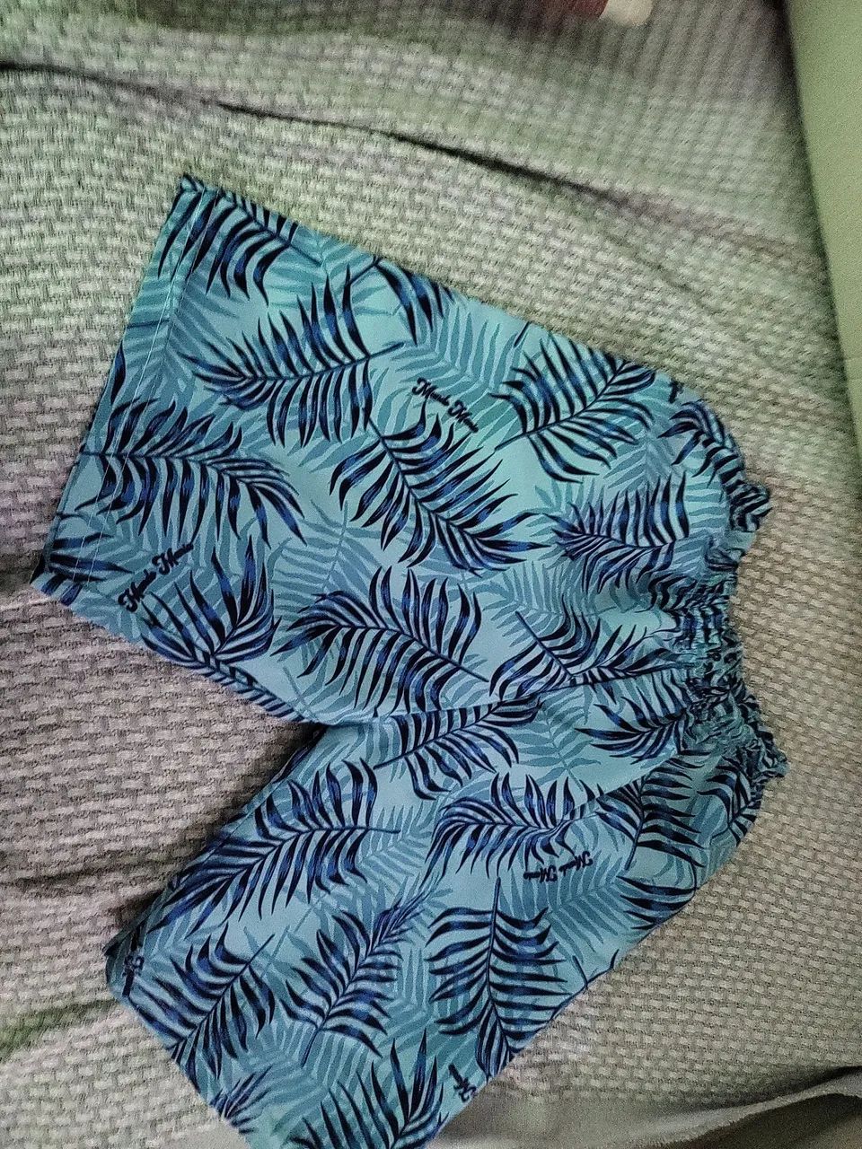 Shorts de Folha ?