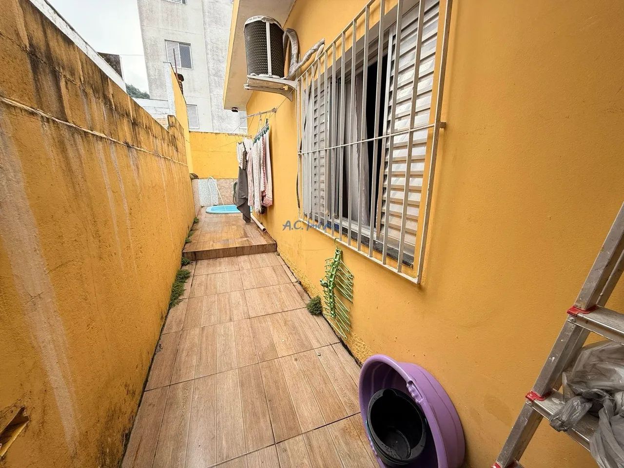 Casa Térrea Geminada com Churrasqueira e Piscina no Forte! - Foto 5