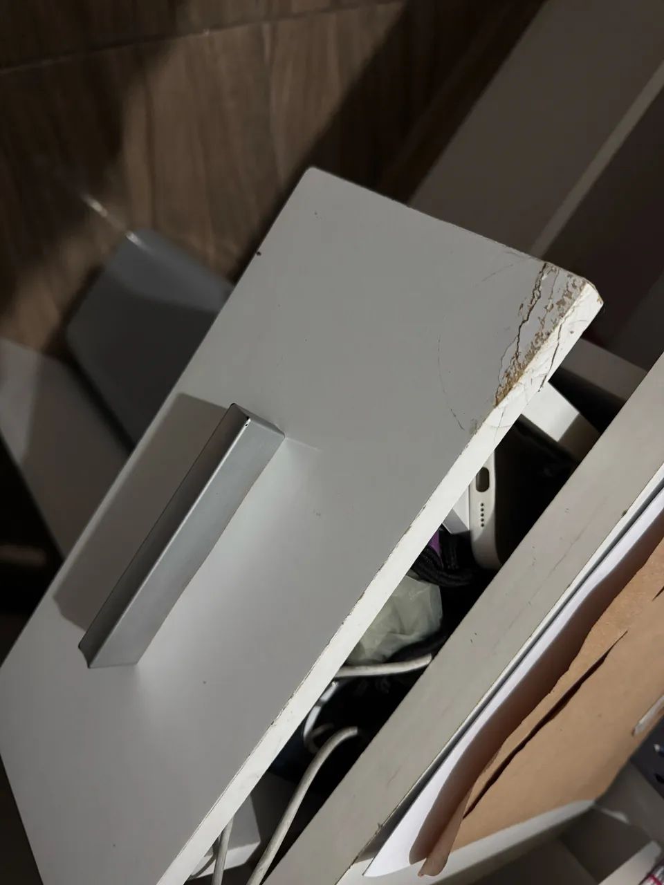 Desk422992137106892801