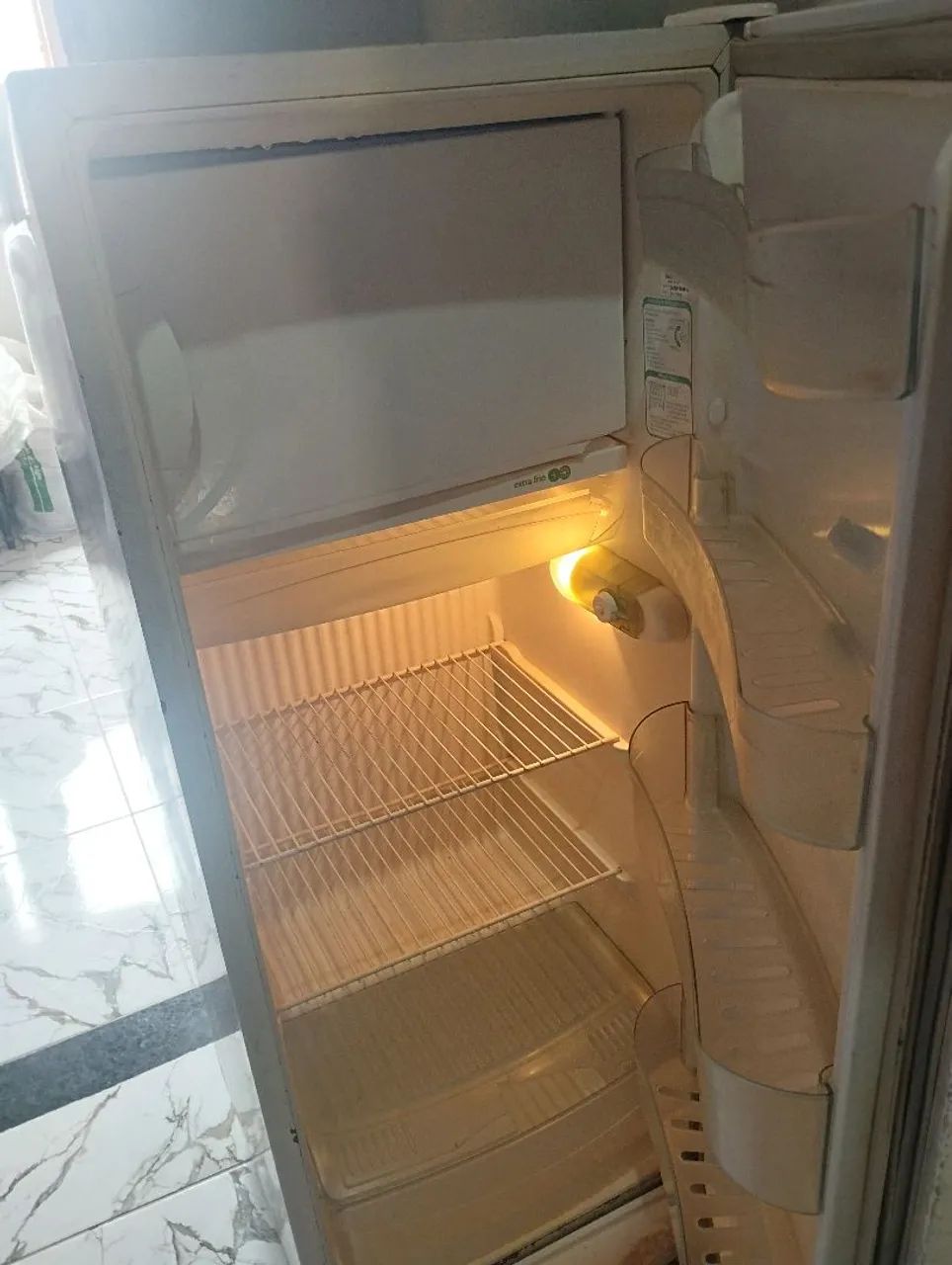 Vendo geladeira  - Foto 2