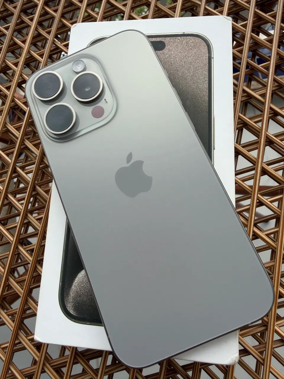 Iphone 15 Pro Max  - Foto 4