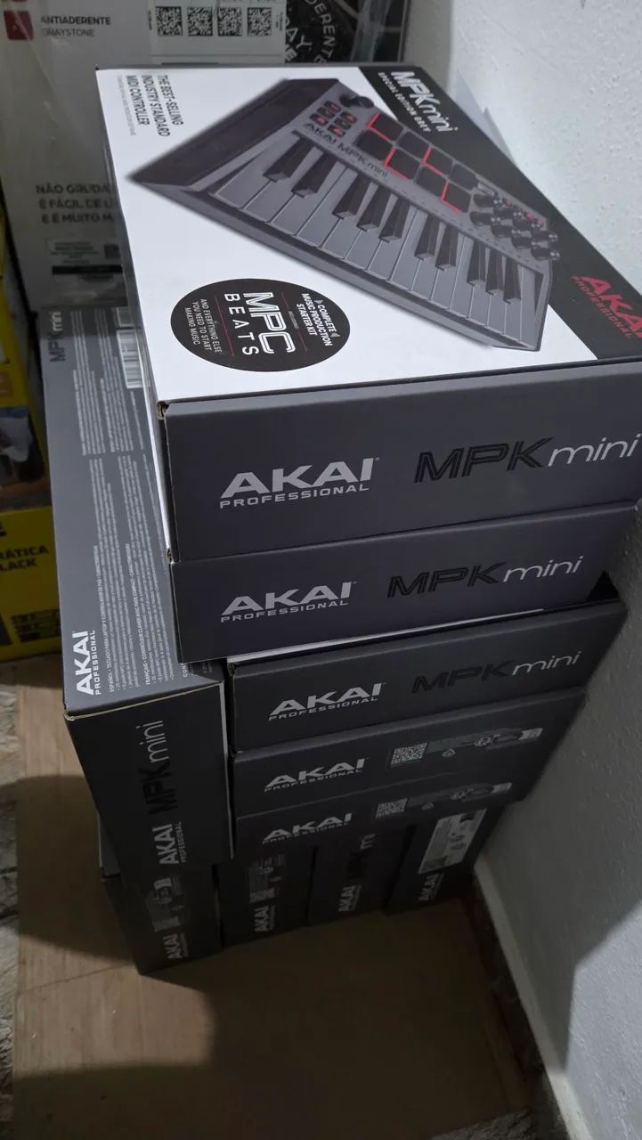 Lacrado) Teclado Controlador Akai Professional MPK Mini MK3 Cinza