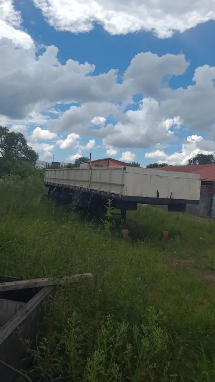 Vende carreta Rondônia 2001 grade Baixa .sem pneu 30.000 ac.troca por carro .