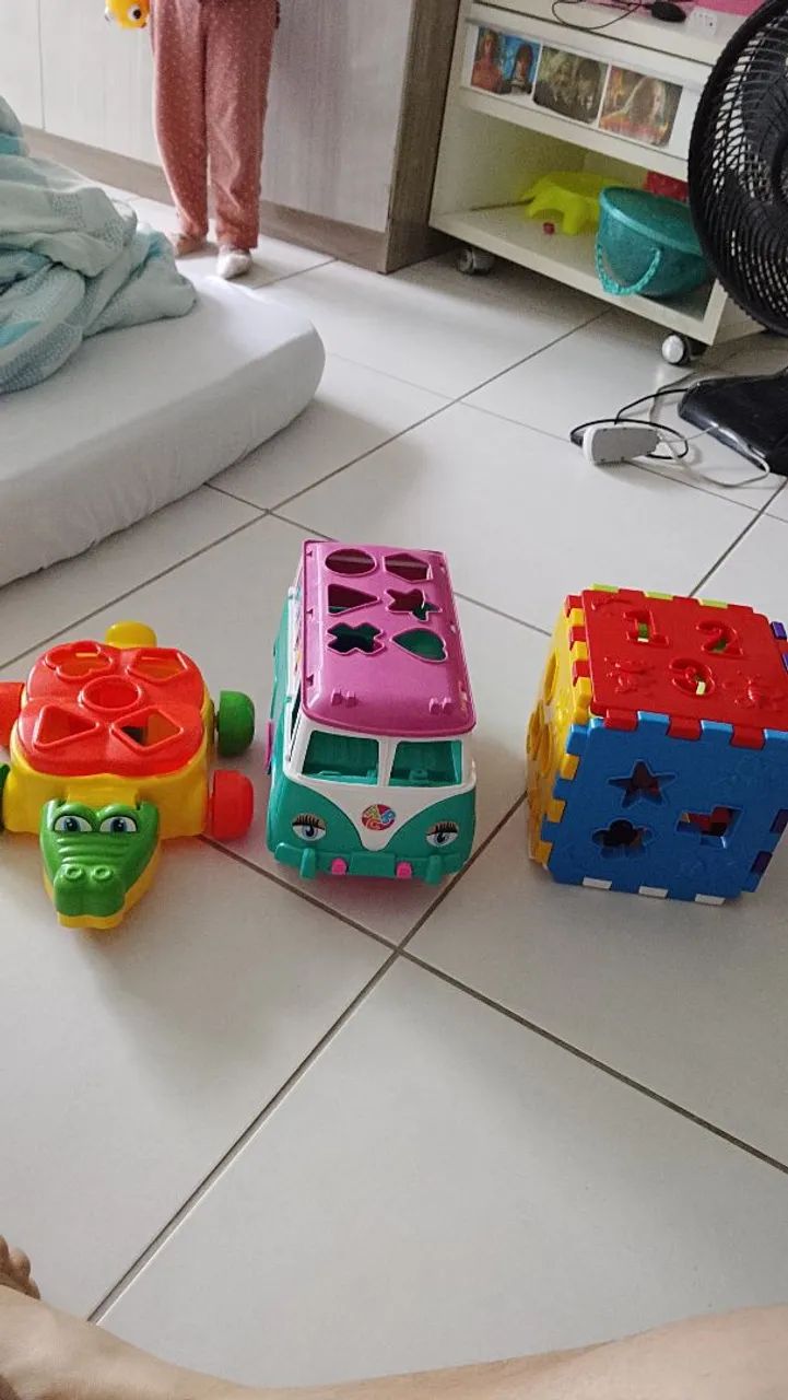 Vários brinquedos 