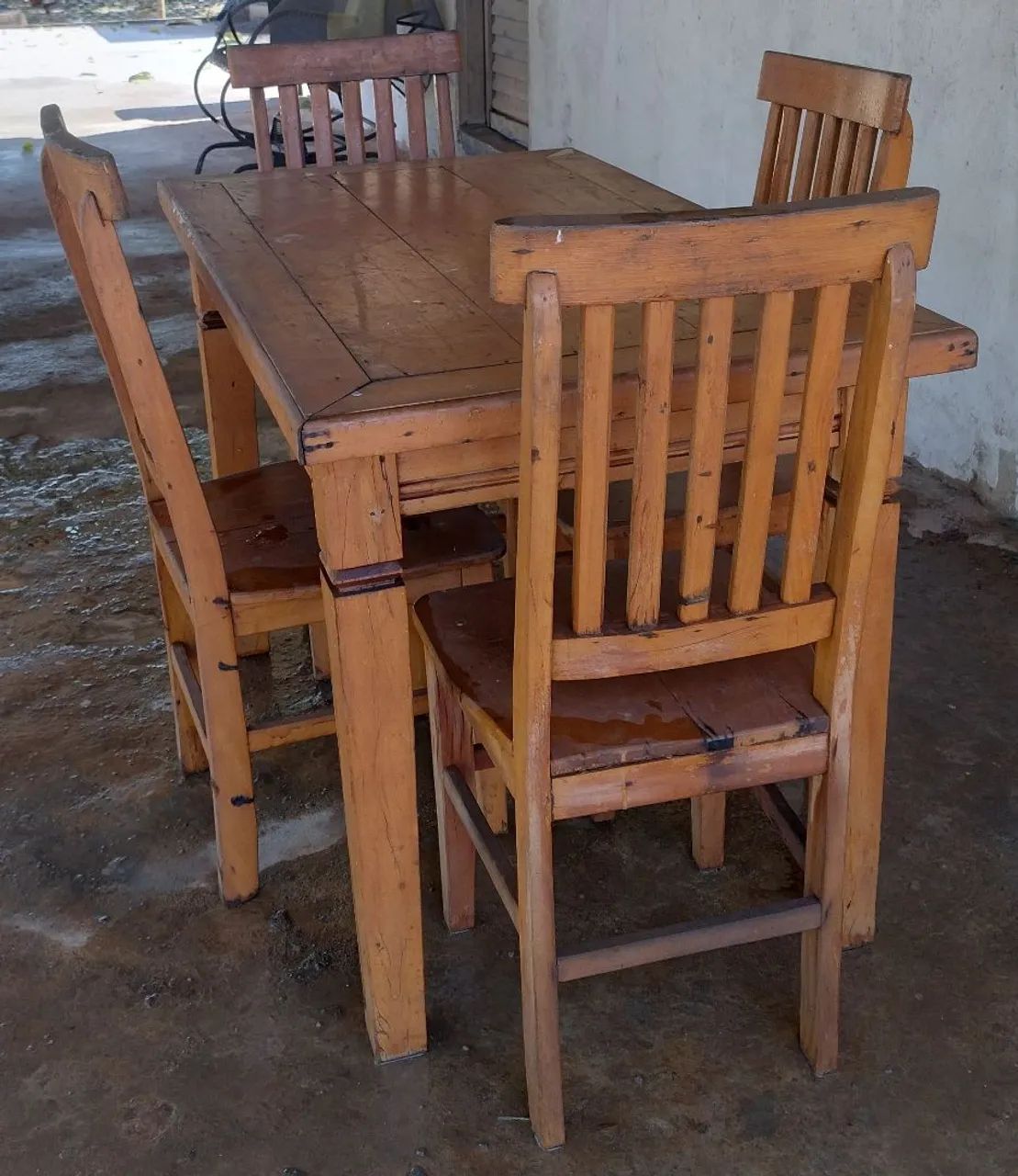 Mesa De Madeira De Demolição com 4Cadeiras  - Foto 2