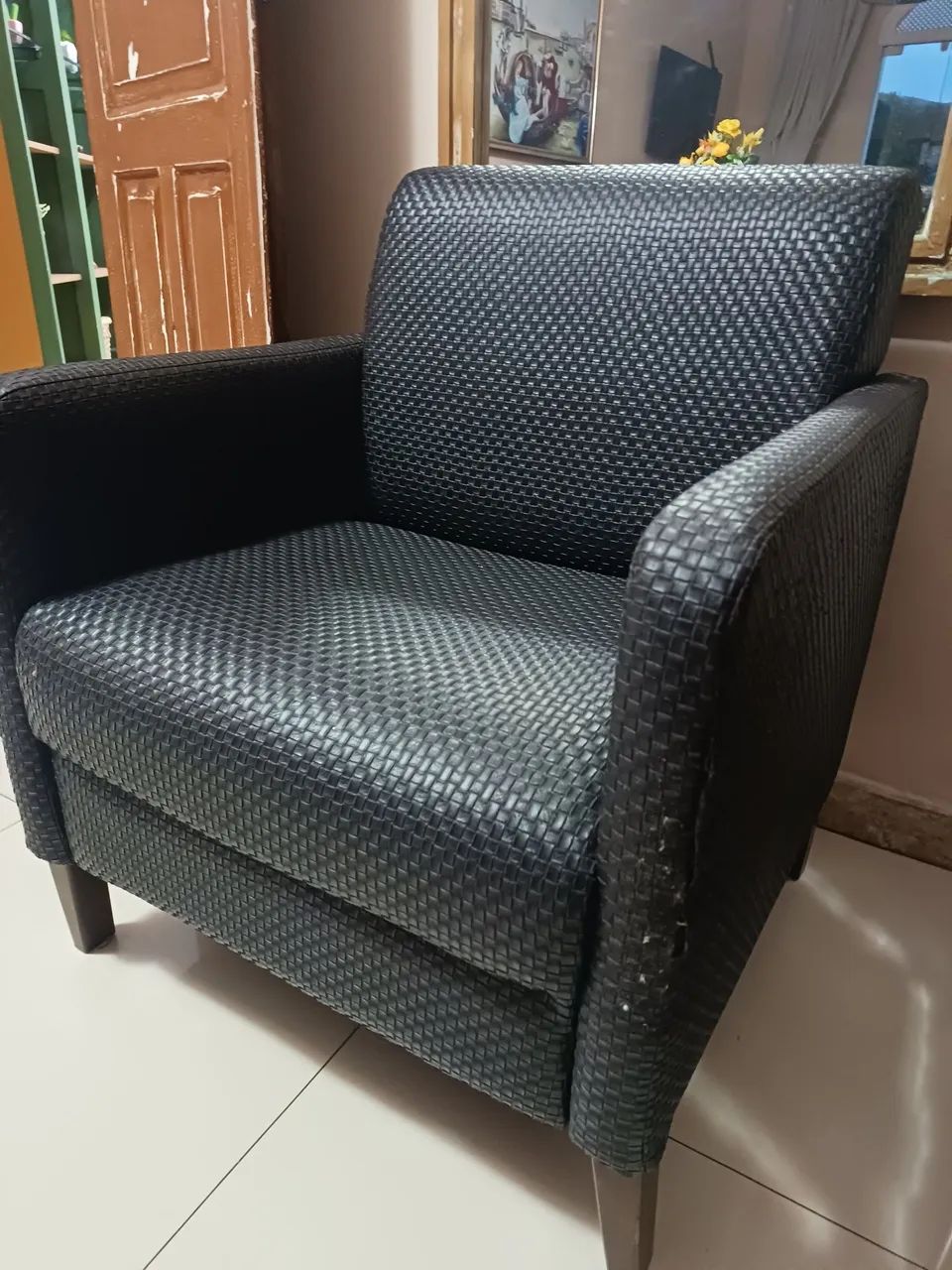 Vendo Poltrona Preta - Foto 3