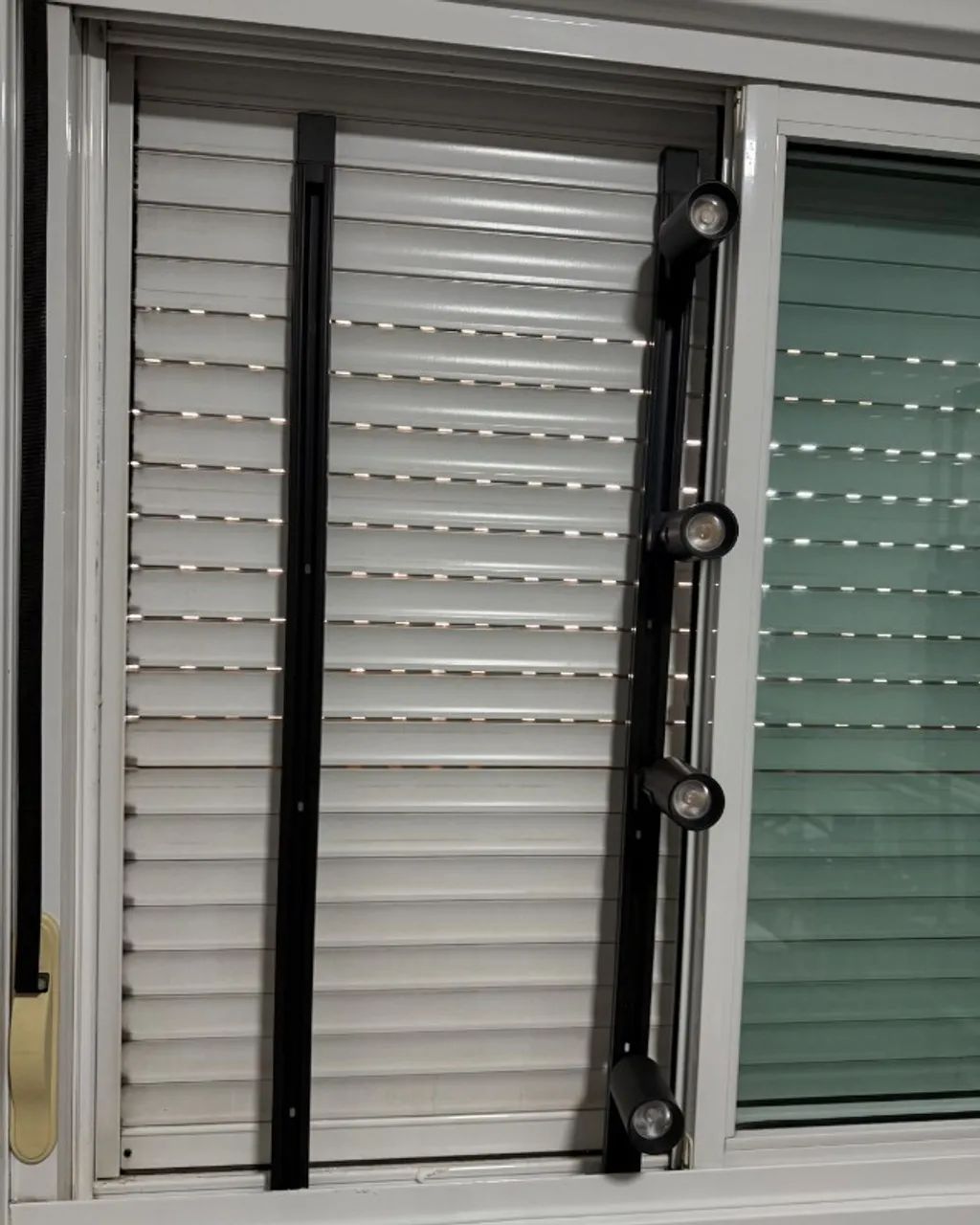 Trilho Eletrificado LED 2 Metros com 6 Spots 3000K - Foto 3