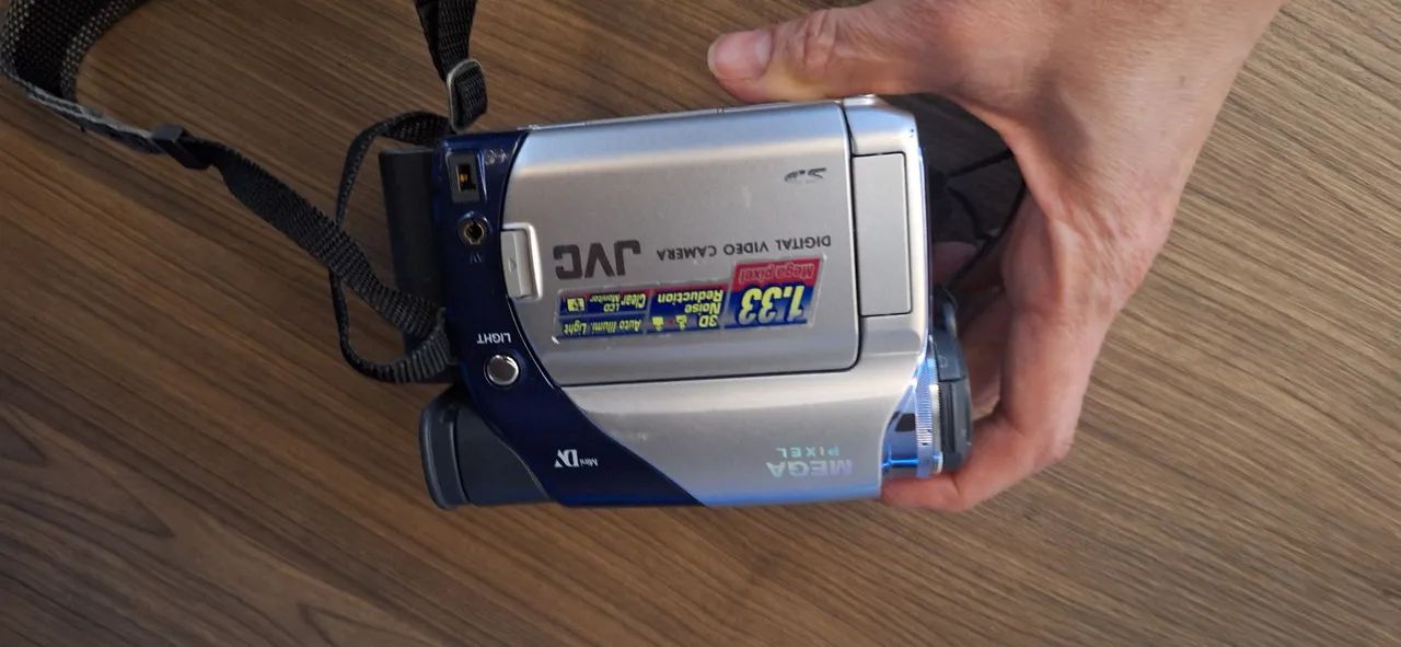 Câmera JVC analógica GR-D93U. Não funciona