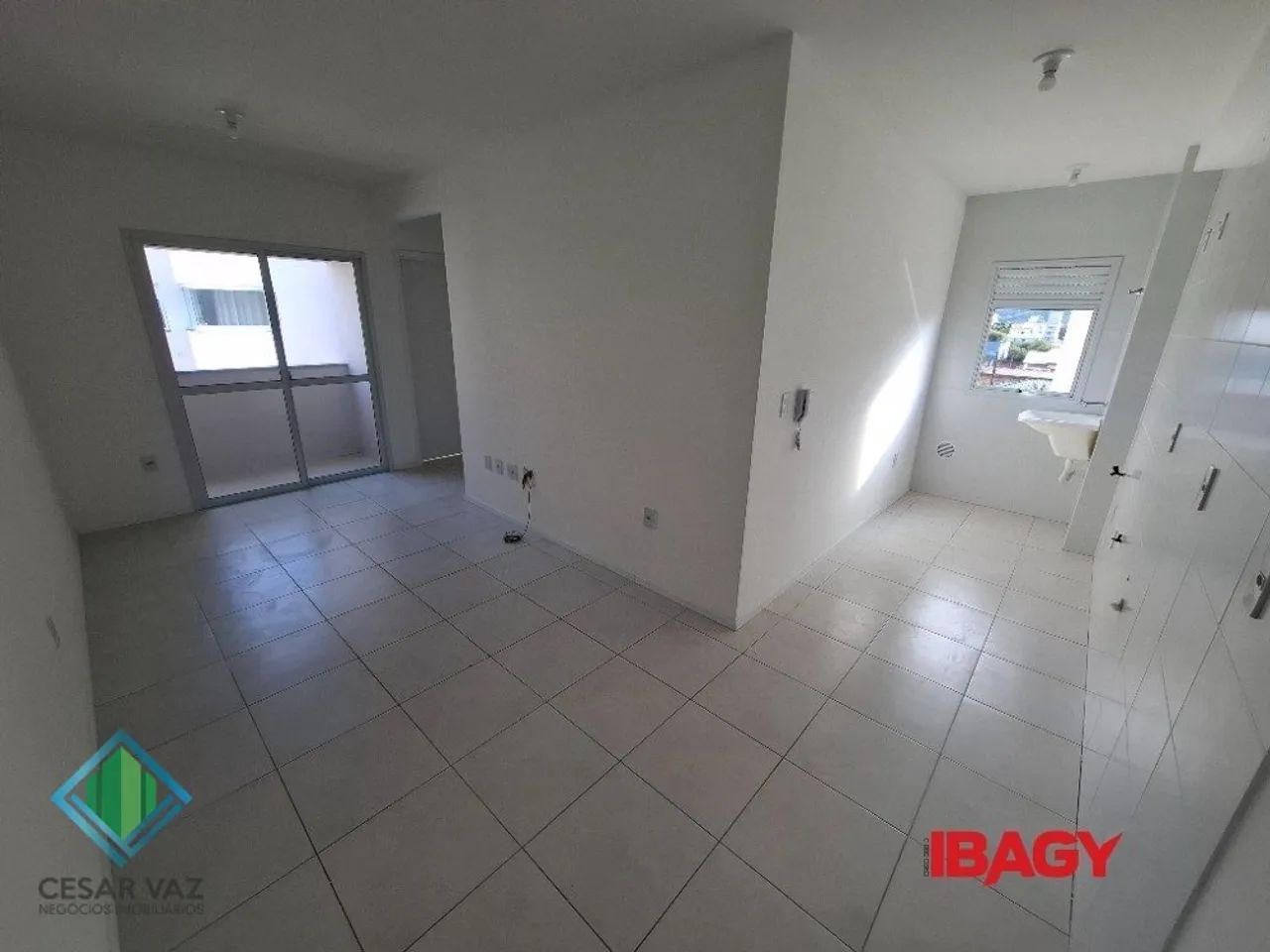 Ótimo apartamento a venda no bairro Aririú em Palhoça.