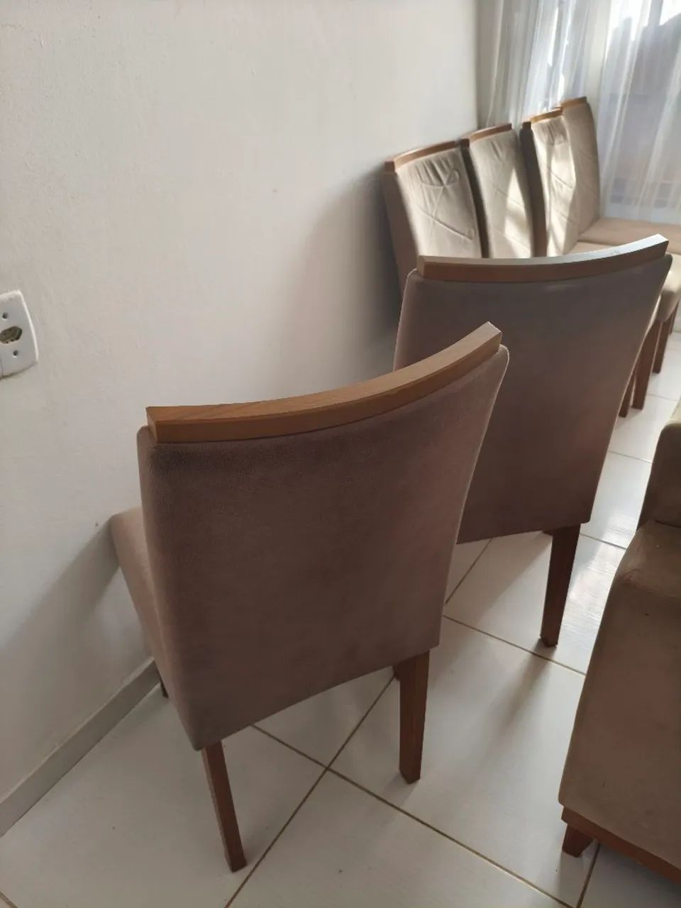 06 cadeiras de madeiras, para mesa de estar - Foto 3