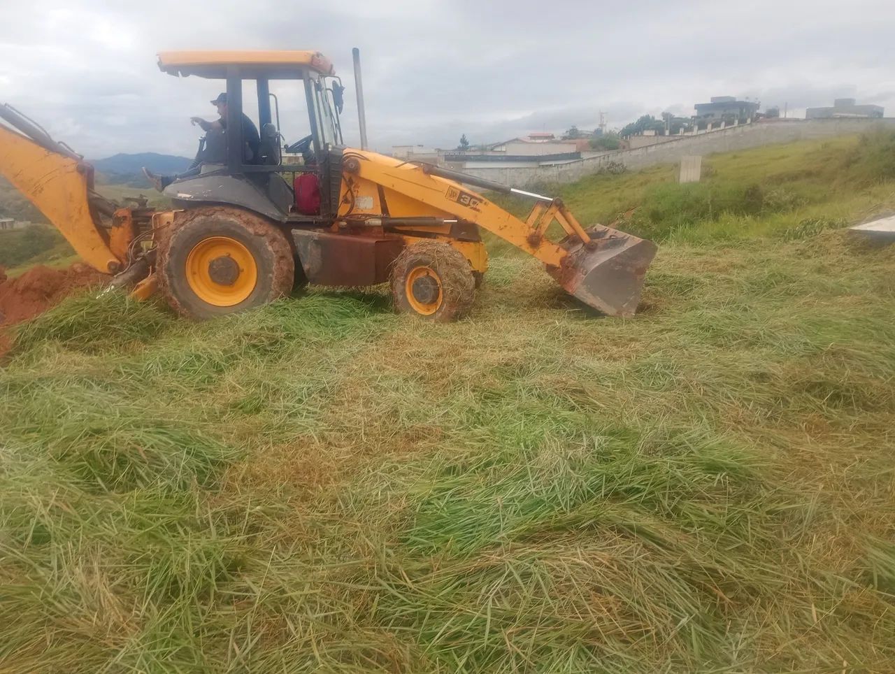  Retroescavadeira Jcb 3c plus 