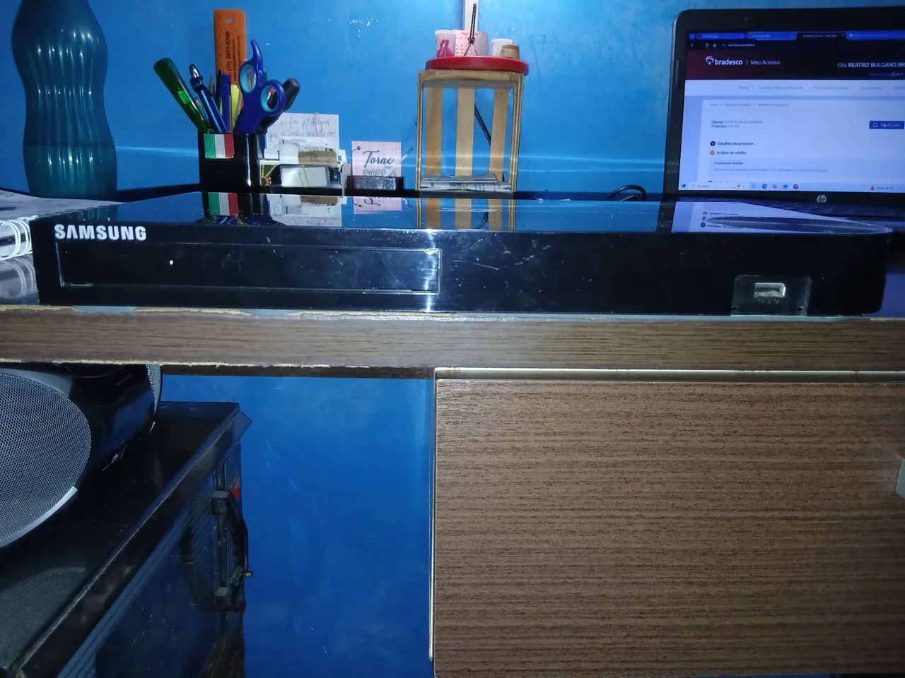 Blu-ray 3D Samsung usado com controle.