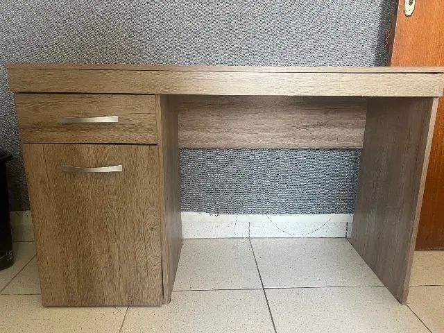 Escrivaninha usada - Foto 2
