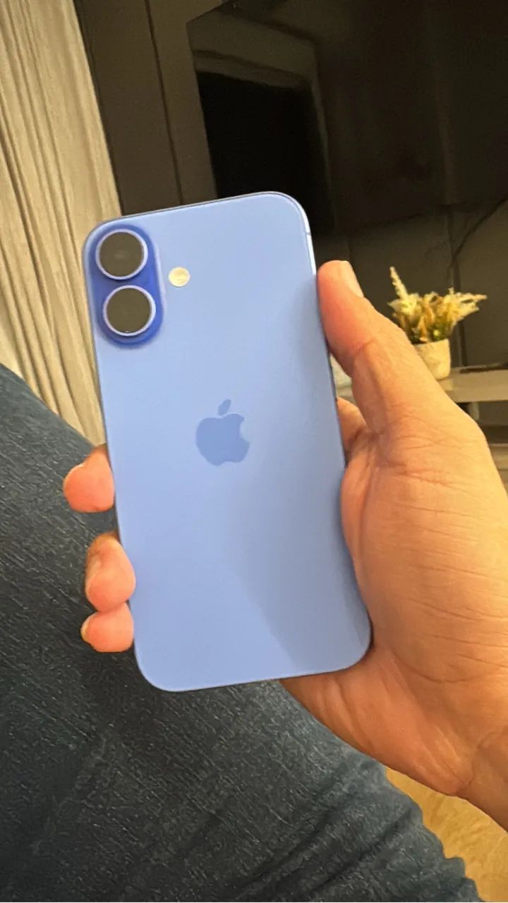 iPhone 16 