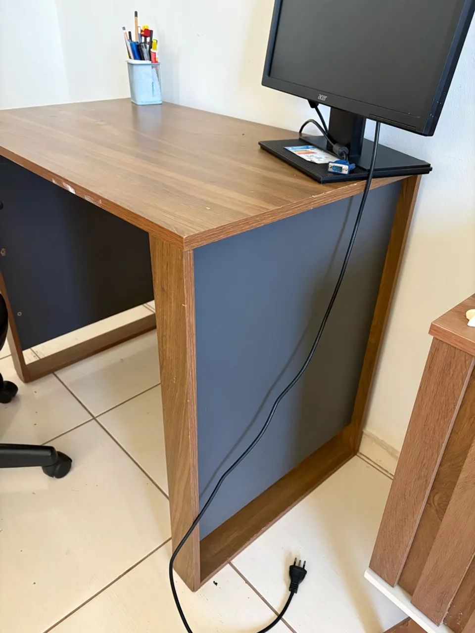 Mesa e Cadeira de escritório. - Foto 4