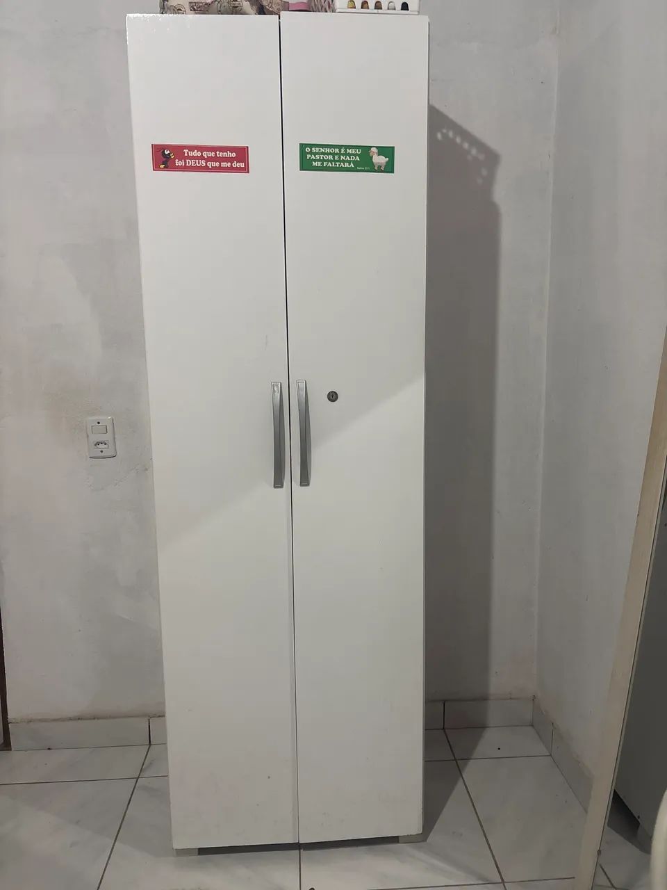 ARMÁRIO MULTIUSO 
