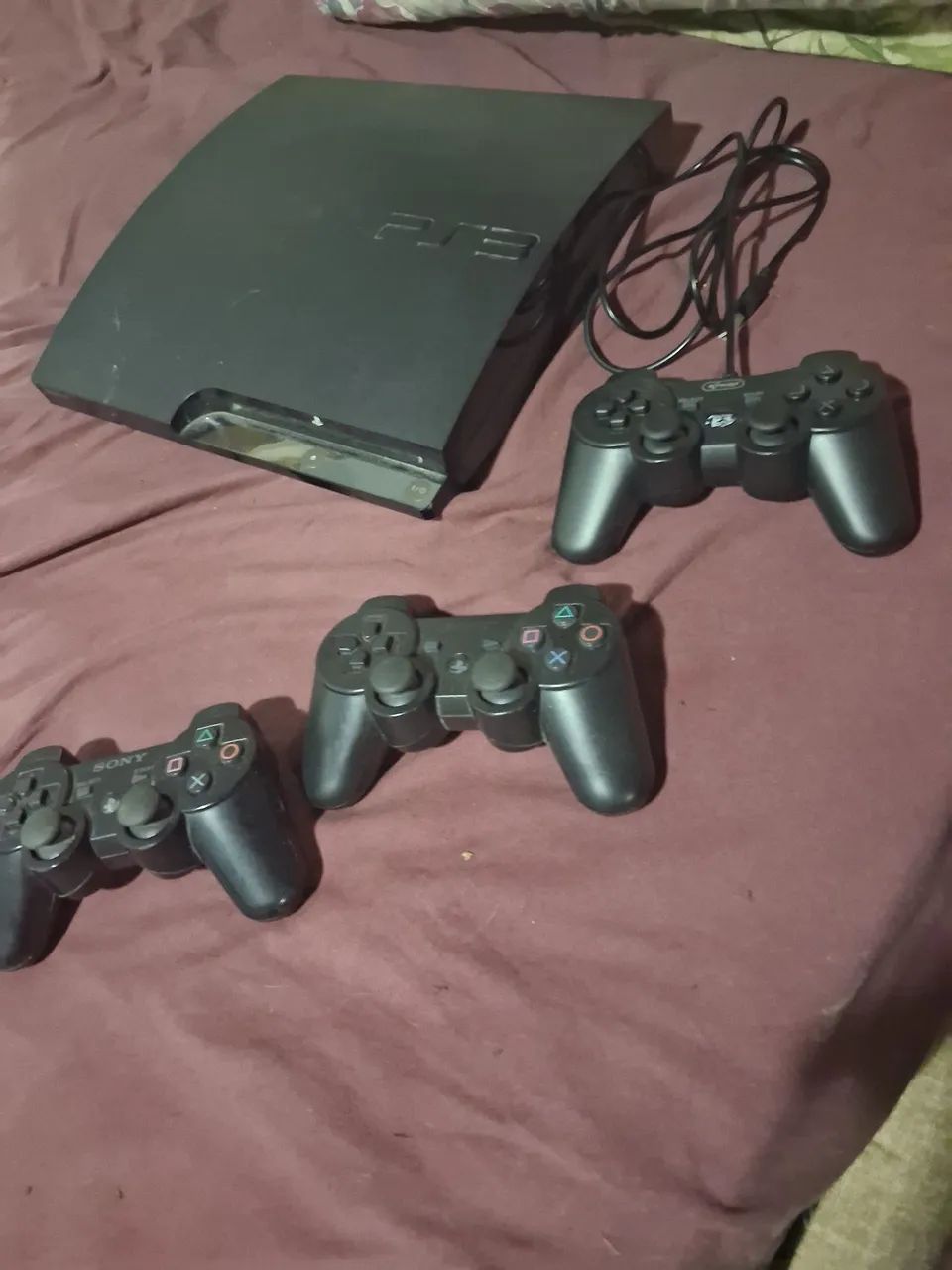 PS3 Slim desbloqueado com 3 controles - Foto 2