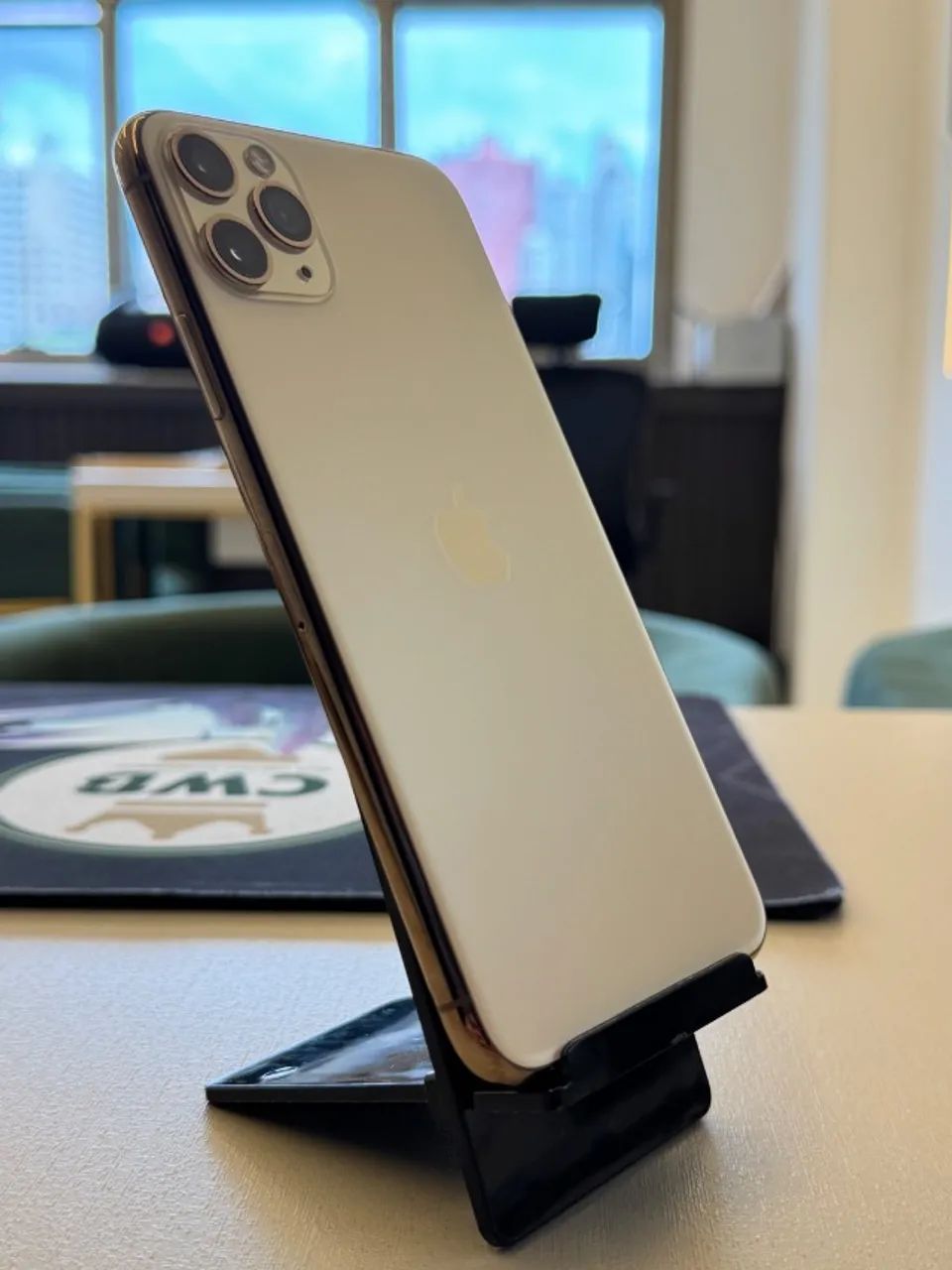 iPhone 11 Pro Max 64GB Gold - SEMINOVO - LOJA FÍSICA - Celulares e