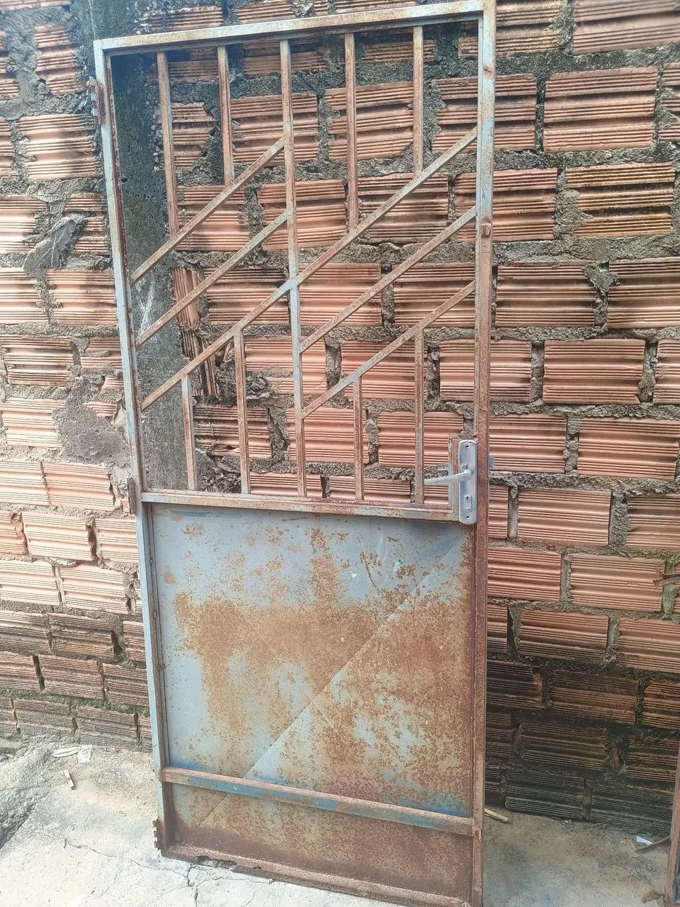 Porta e janela de ferro 300 reais - Foto 3