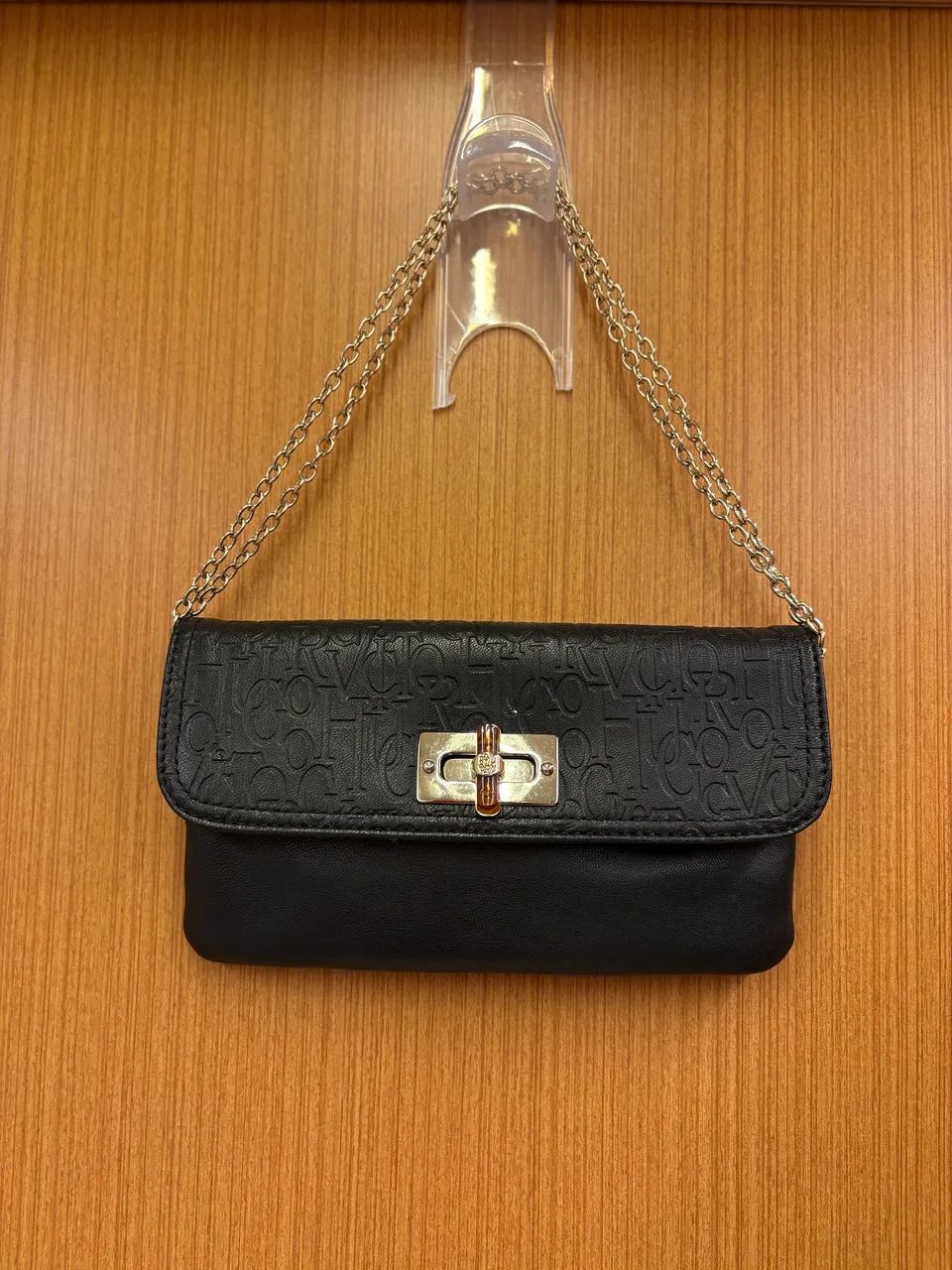 Bolsa Victor Hugo com corrente