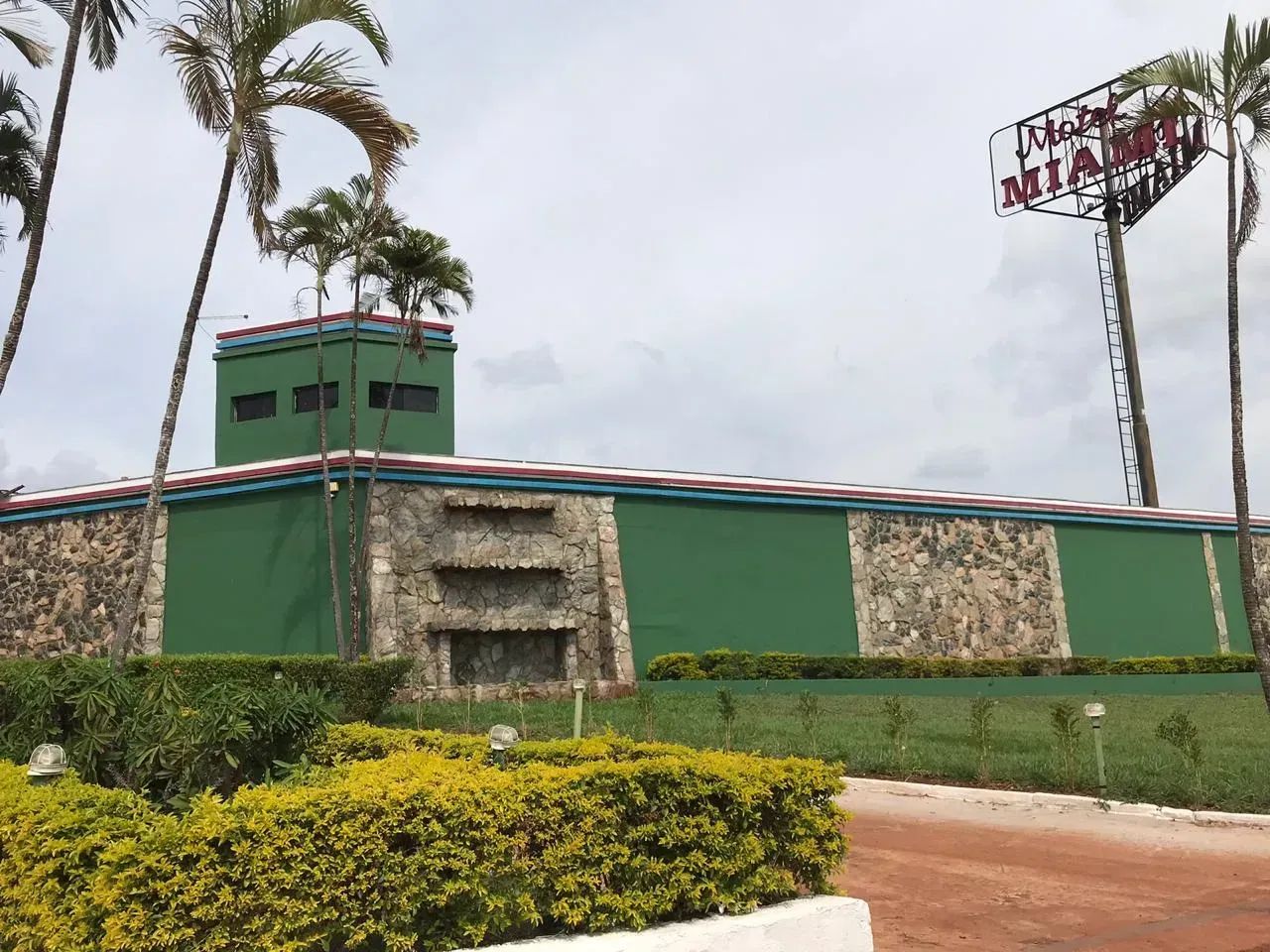 MOTEL venda do FUNDO DE COMERCIO, com 43 suítes com possibilidade de expansão, terreno com - Foto 2