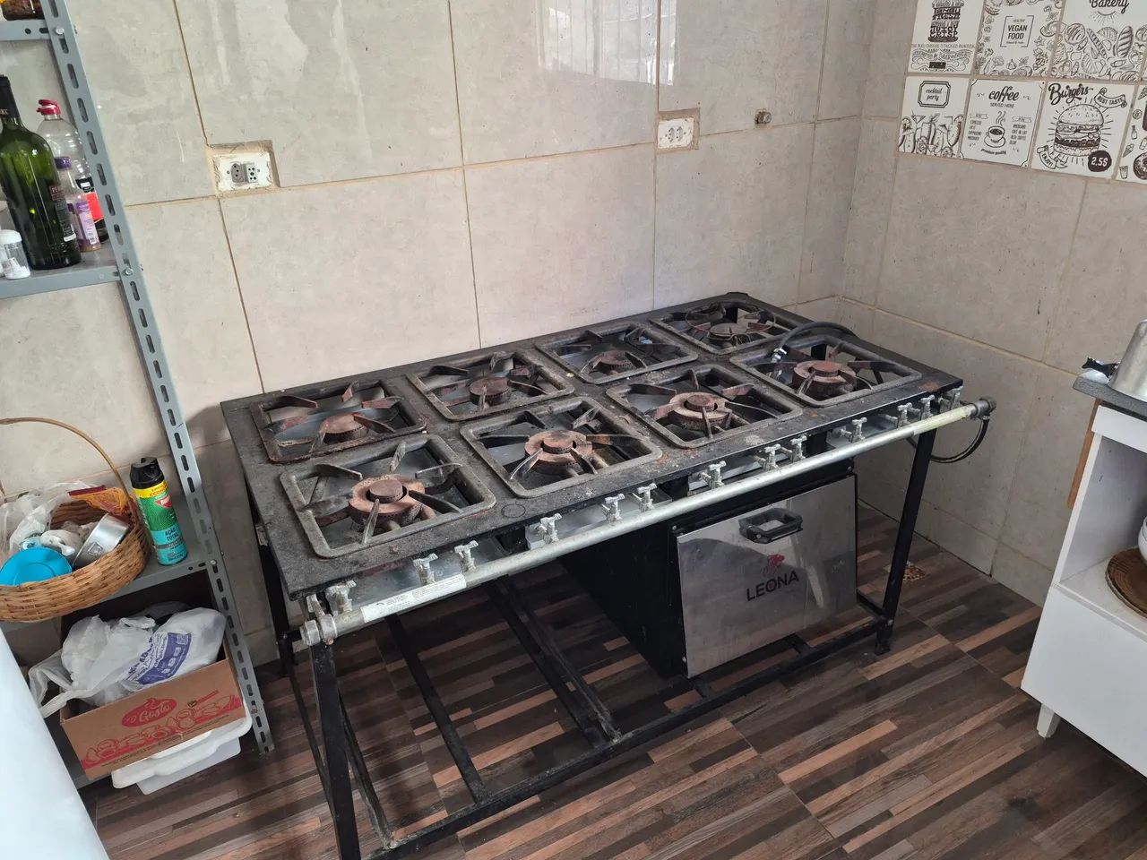 Fogão Industrial de 8 bocas e forno
