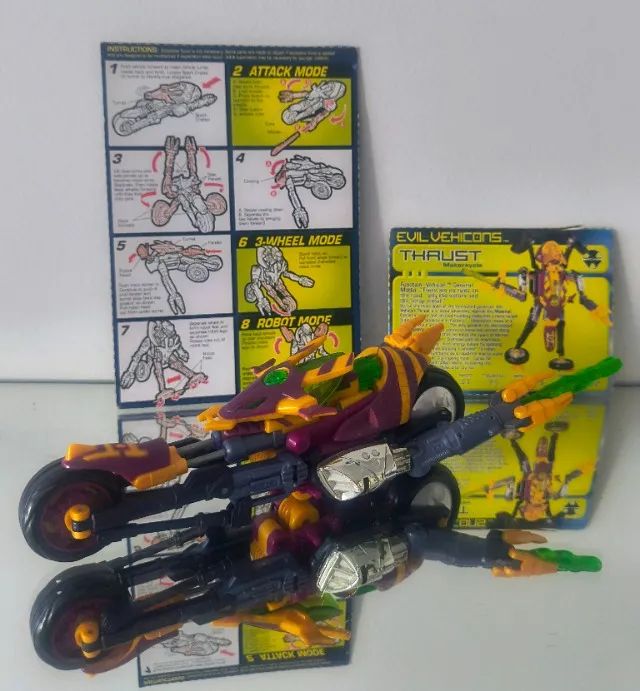 Figure Transformers Beast Machines Thrust Deluxe completo com card e manual, Hasbro