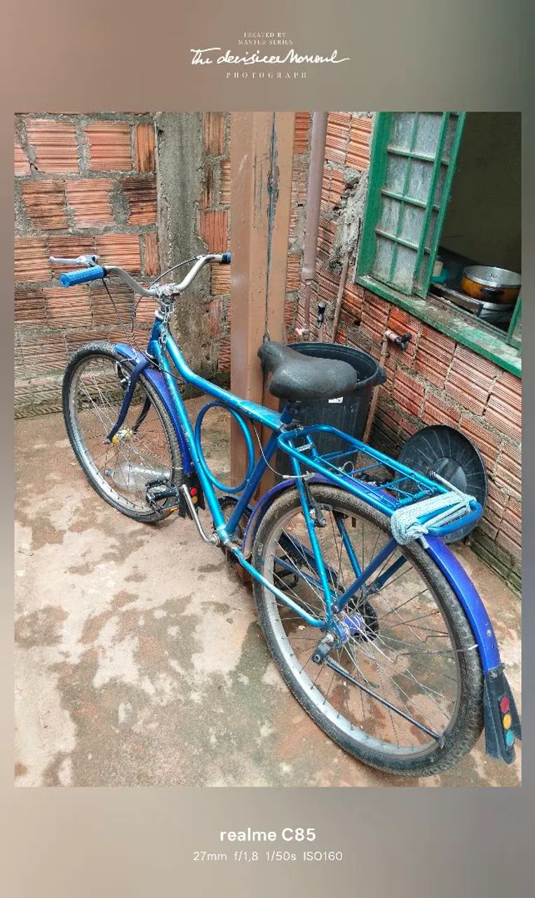 Vende se uma bicicleta Monark 