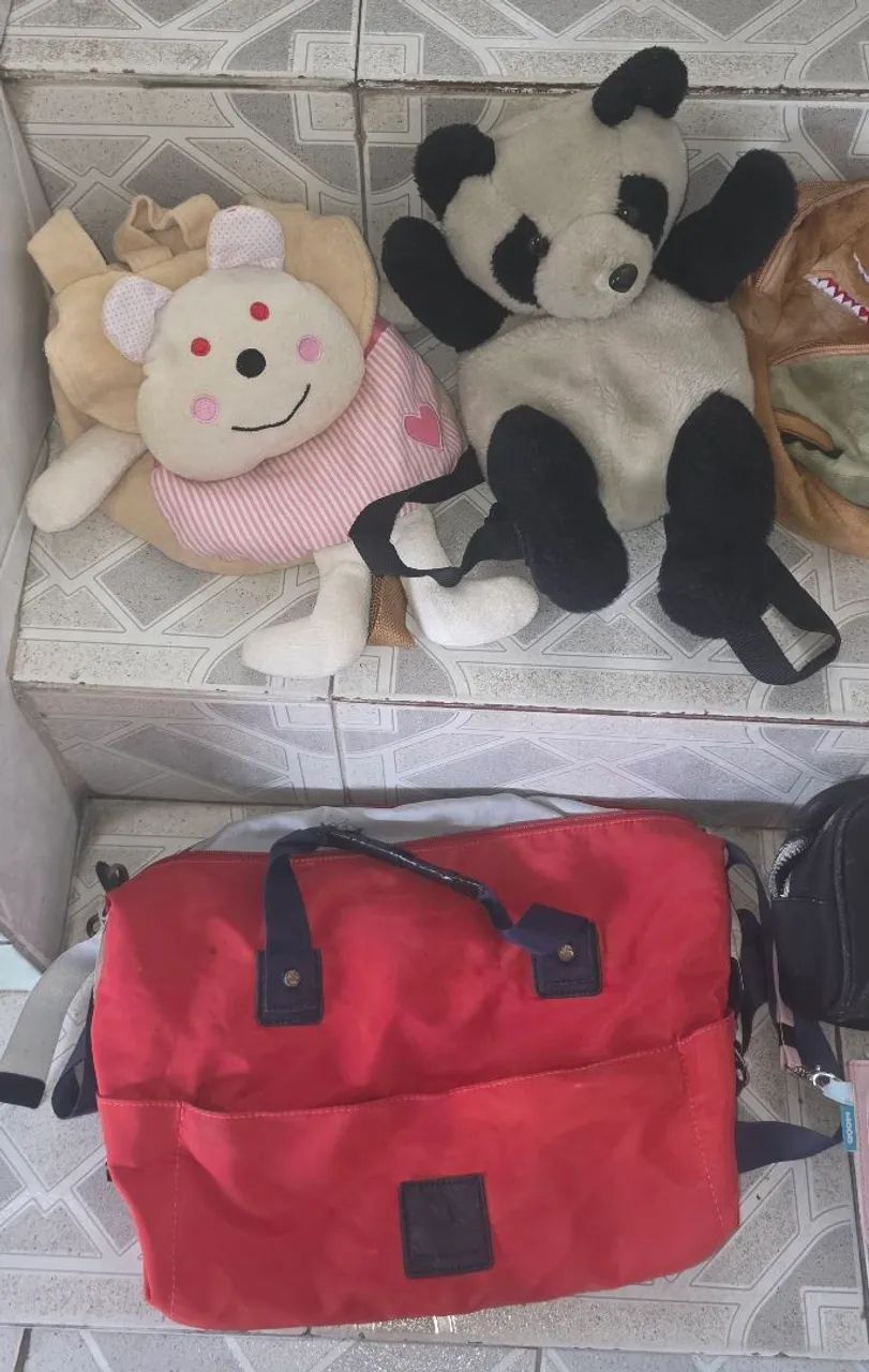 4 mochilinhas e 5 bolsinhas - Foto 3
