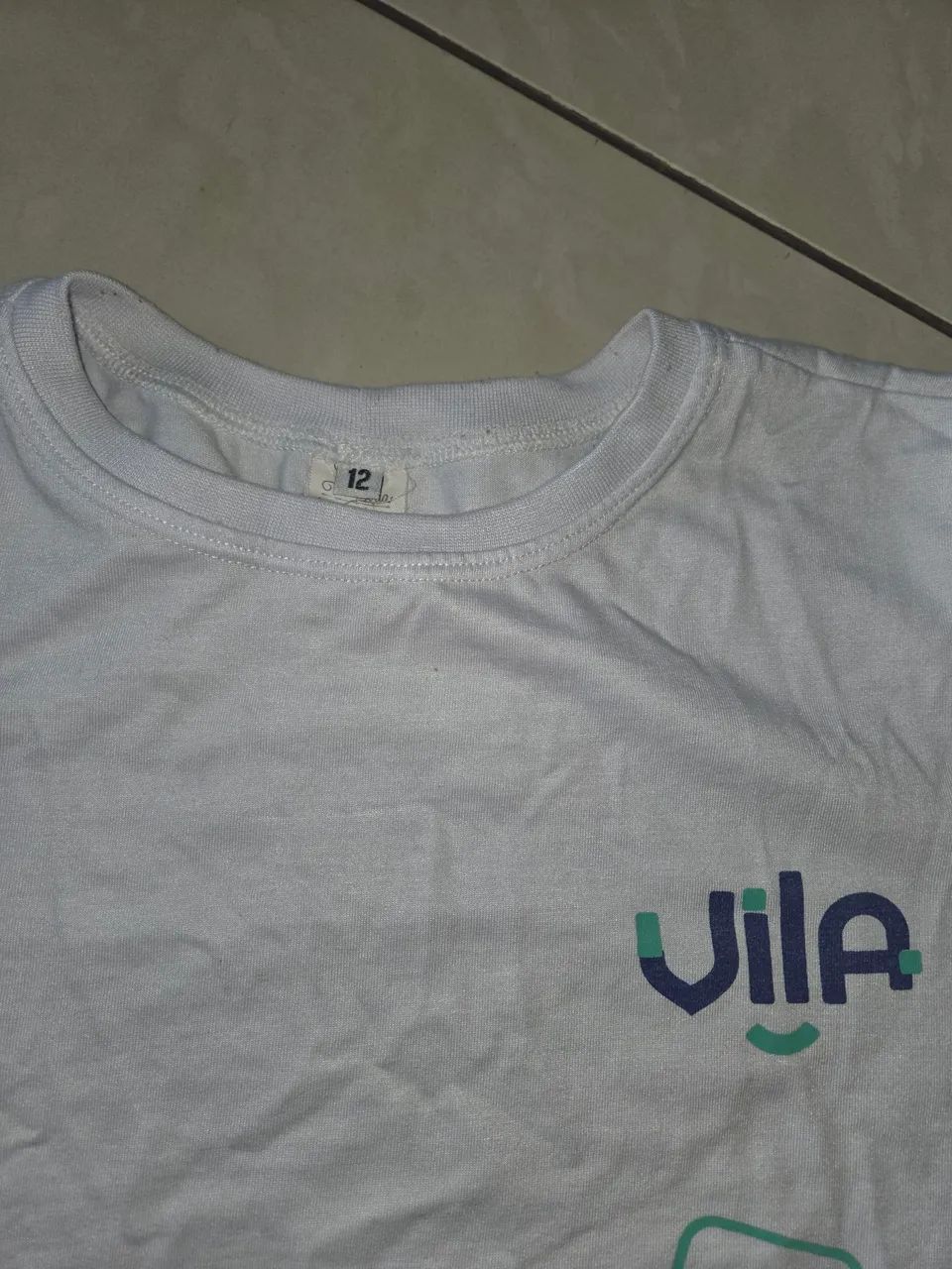Blusa Colégio Vila - Usado apenas 4 meses - Ótimo estado - Foto 2