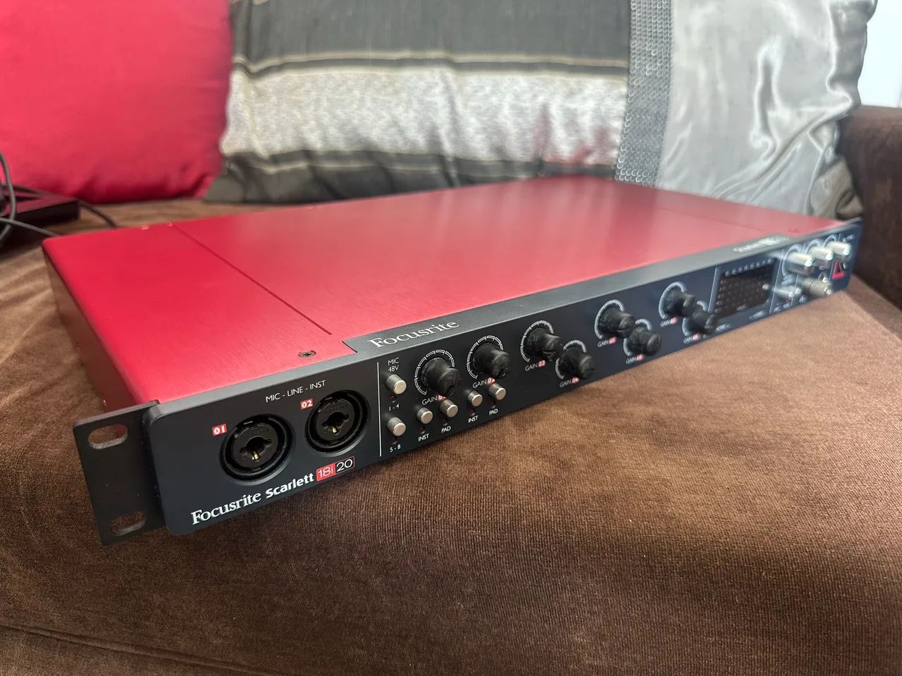 Focusrite 18i20 Interface de Áudio - Foto 3