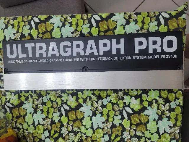 Equalizador Behringer ULTRAGRAPH PRO FBQ3102 - Foto 4