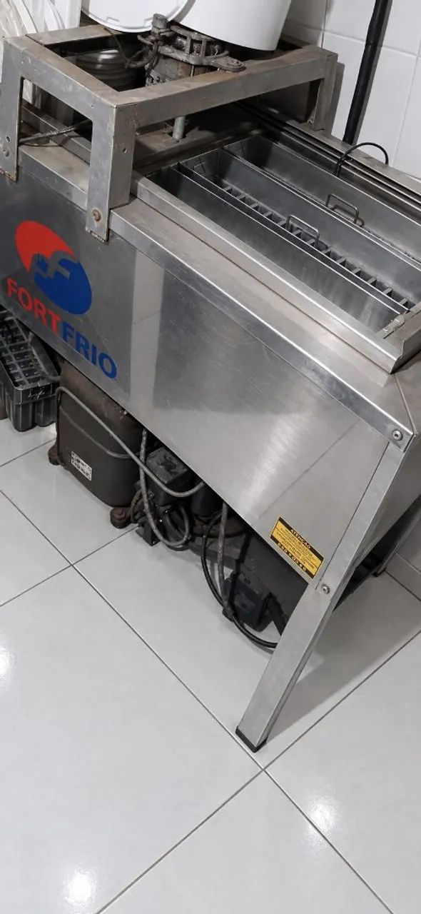 MAQUINA DE PICOLÉ Á VENDA